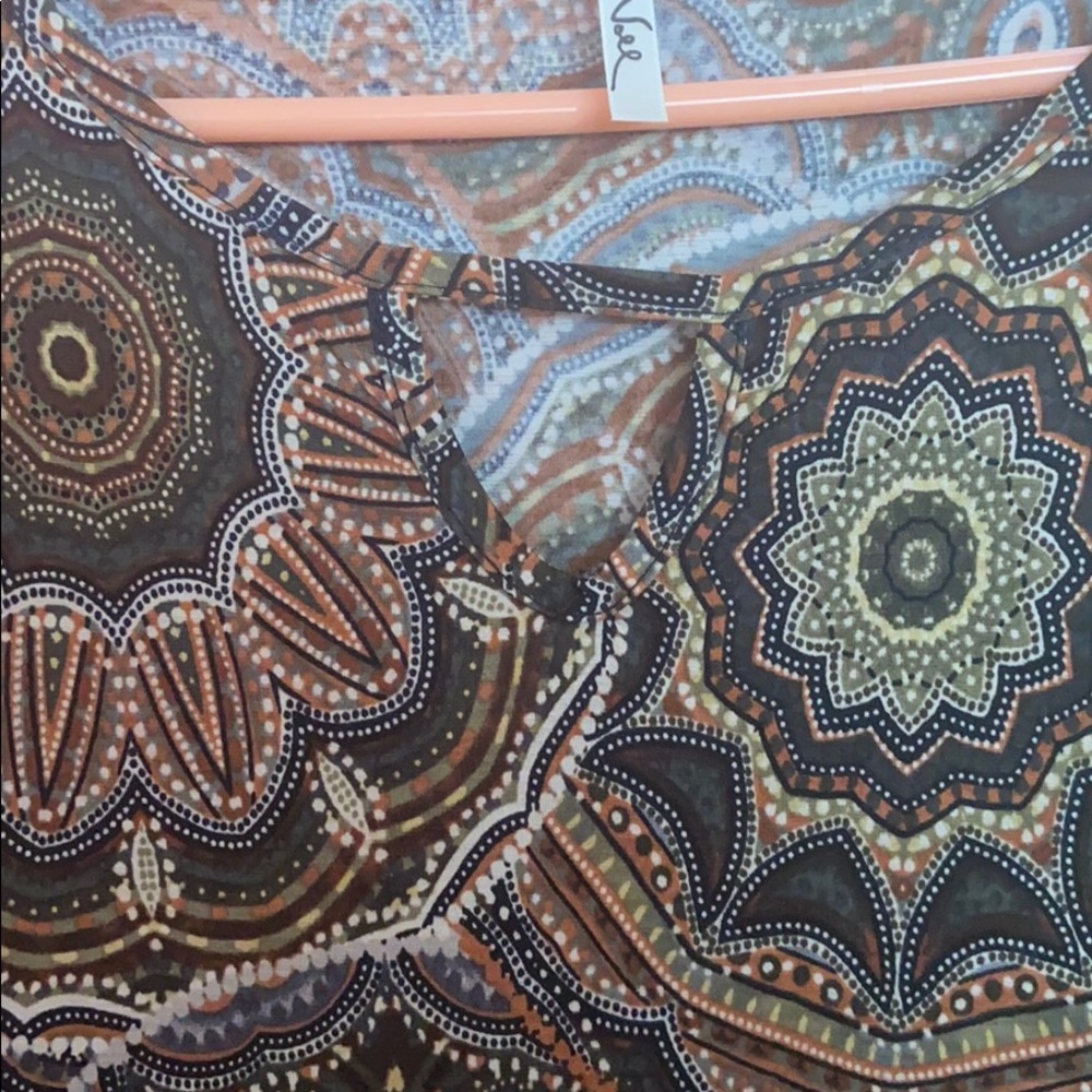 Light patterned dress - Picture 3 of 3